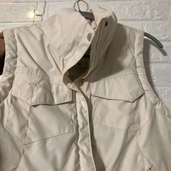 COLUMBIA DOWN AND FEATHER VEST - Picture 2 of 8